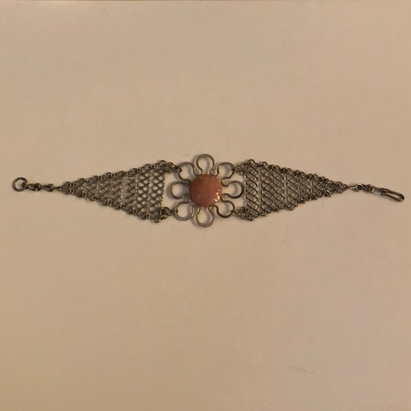 Chainmail Flower Bracelet with Pink Stone Groovy - Picture 3 of 12